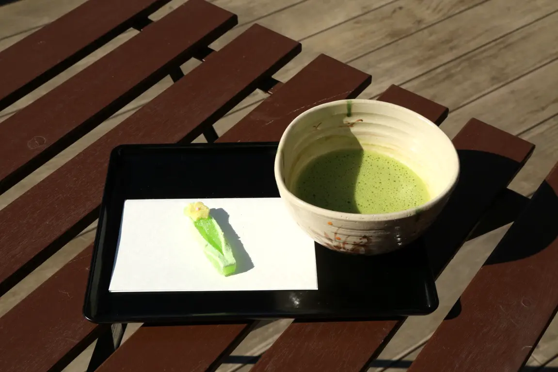 砂沼庵の沼見台から眺める砂沼の景色